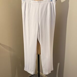 Drapers & Diamonds Women's White Trousers
